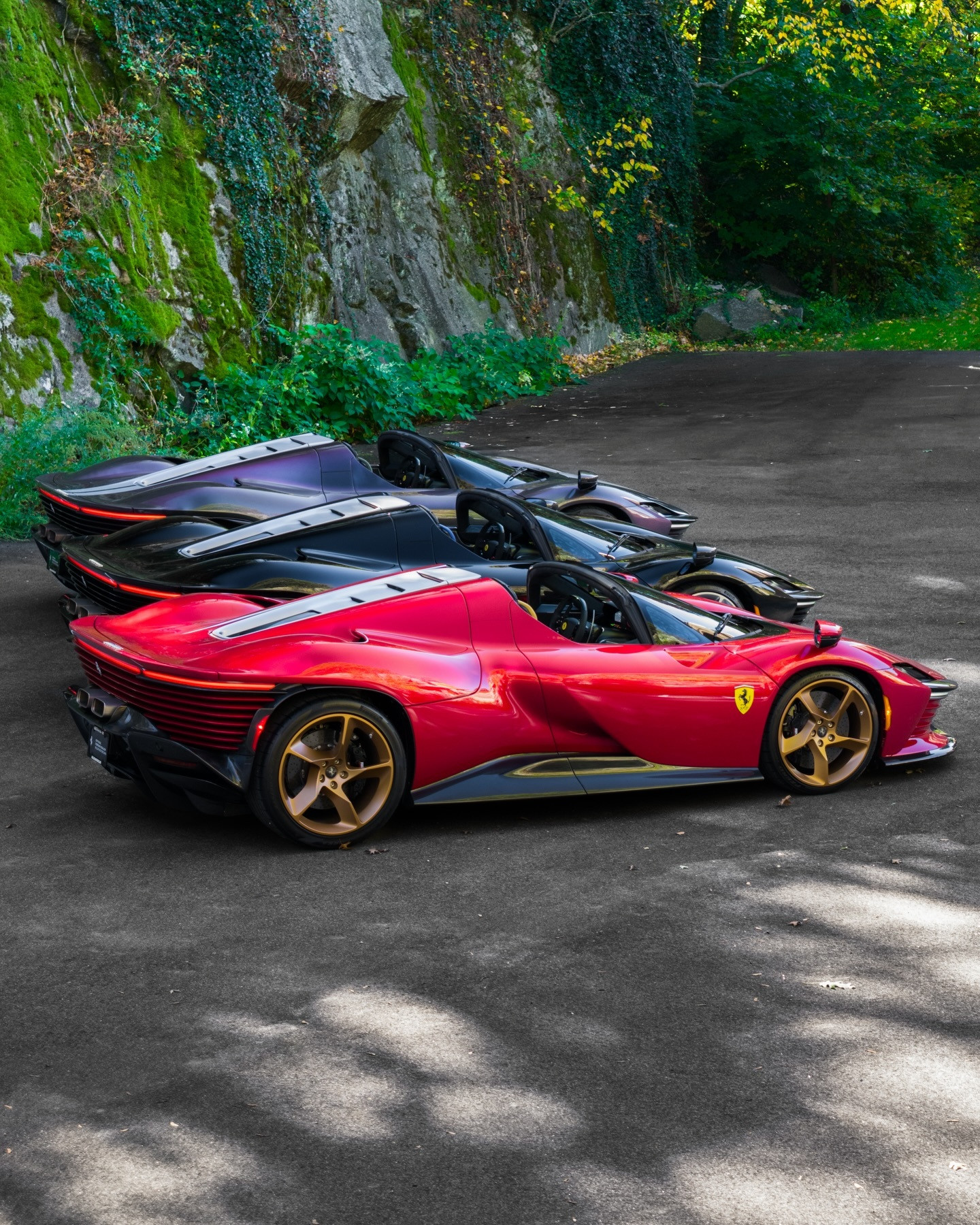 FerrariDaytonaSP3三台法拉利DaytonaSP3摆在一起