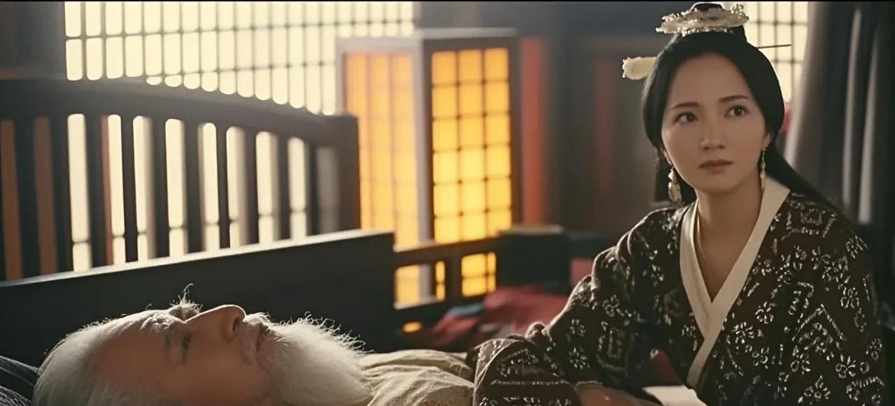 226年，曹丕病重，母亲卞夫人前去探望时，发现侍寝儿子的女人都很眼熟。她命人暗中