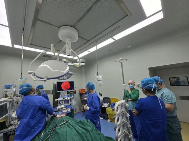 沪乌莎三方协同救治! 援疆专家联手攻克鼻颅底巨大血管瘤