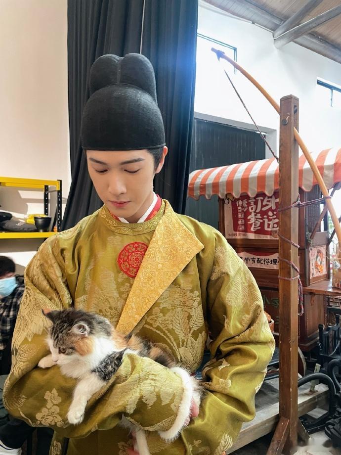 李昀锐的片场记录李昀锐林晏片场库存照📸《宴遇永安》真的是特别美好的一部剧啊，