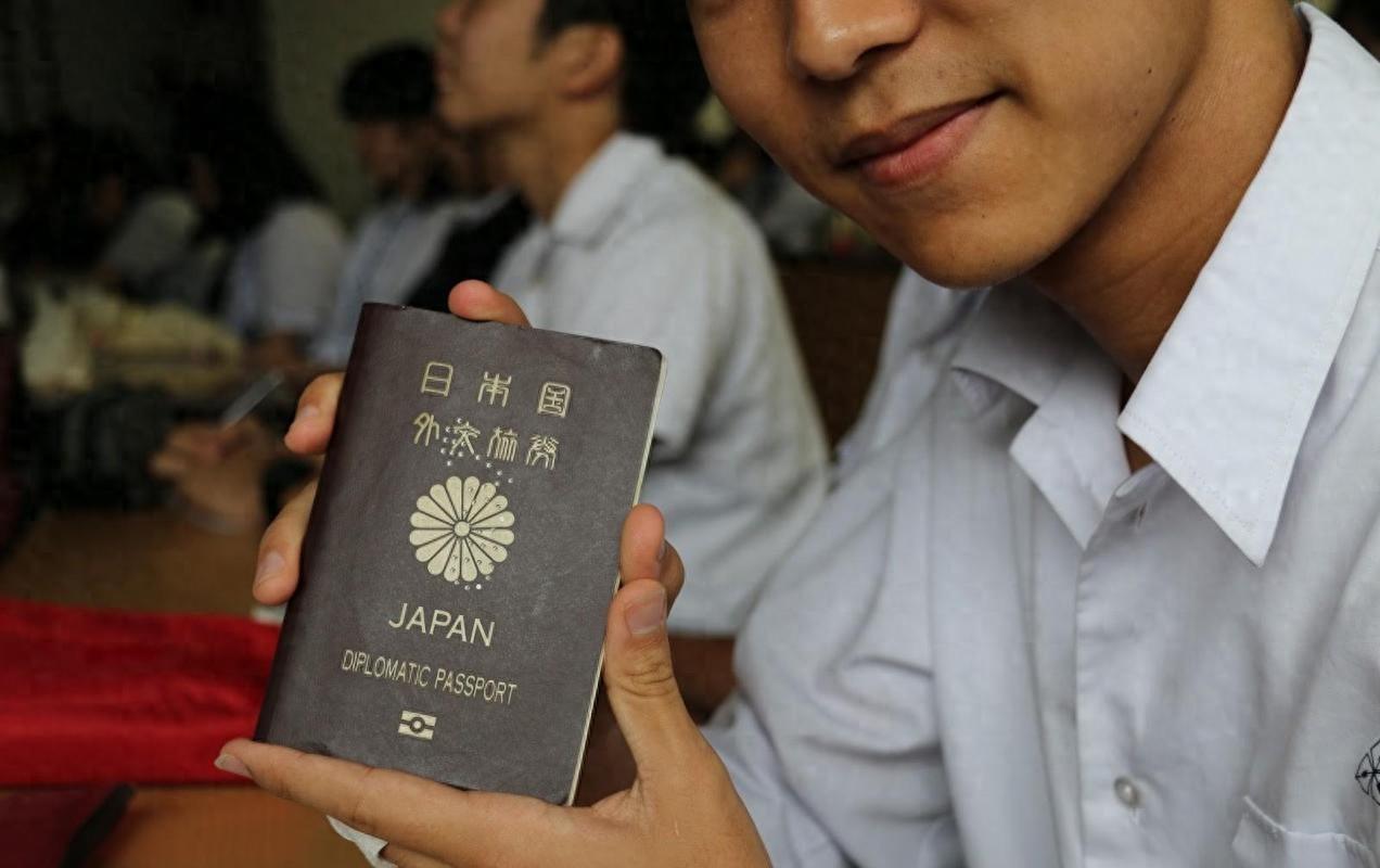 大批日籍华人纷纷回国，还希望“祖国”接纳，中国会不会接受？最近网上有个话题