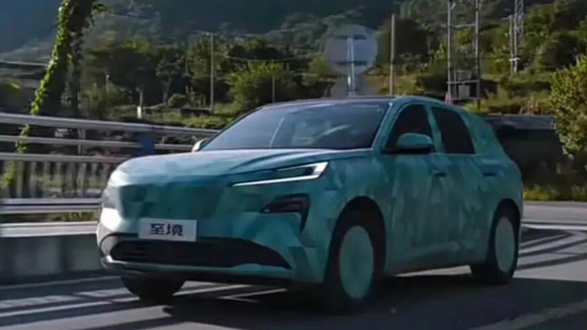 别克至境SUV谍照这第一眼看以为是丰田的某个车和概念车对一下账，概念车还是挺有自