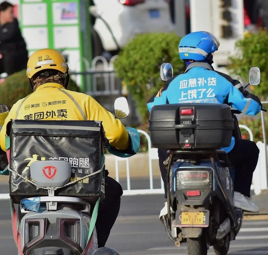 不闯红灯、不逆行，严格限速25公里，一个月跑外卖只挣了1642块，有人花一个月做