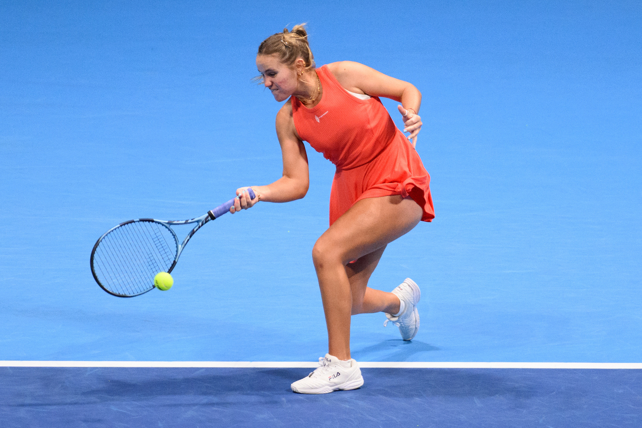 肯宁救四赛点晋级！WTA500东京站1/4决赛，去年赛会亚军、10号种子肯宁在决