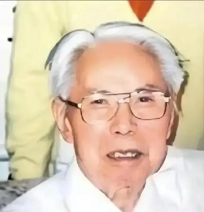 1992年，美国。80多岁的特务头子毛森突然向儿子提出：“我要回老家看看！”不久