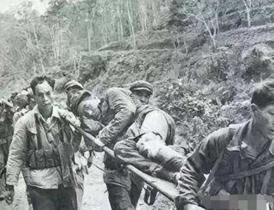 1979年，我军从越南撤兵时，将越南境内的铁轨，一根根全拆了搬运回国内。对此