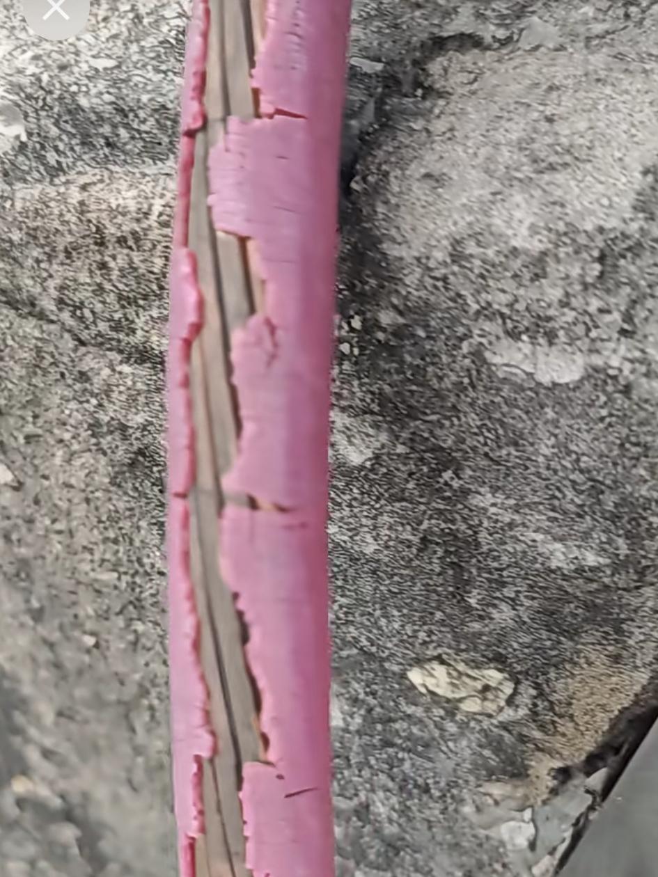 这条电线，老板说，用胶布包一下，然后用高压热缩管套一下，在用10年不是事！老