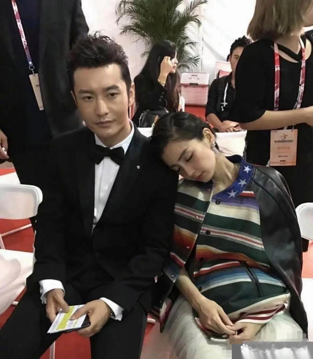 我问男同事：“杨颖长得那么漂亮，黄晓明为啥还跟她离婚了呀”男同事冷笑一声，不紧不慢地说，一个男的连豪