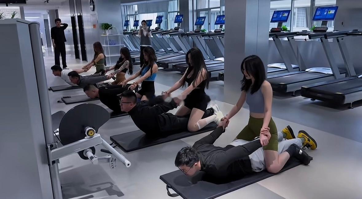 浙江金华某健身房。老板洗脚城转型很成功啊。