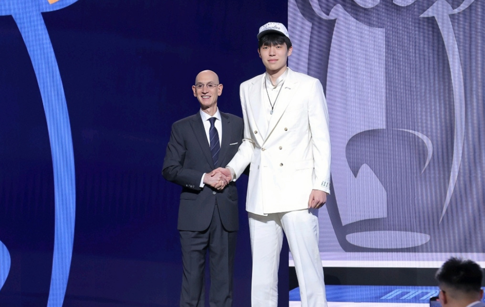 开拓者是否会后悔选杨瀚森呢？在今年休赛期，开拓者原本握有11号签，但他们将11号