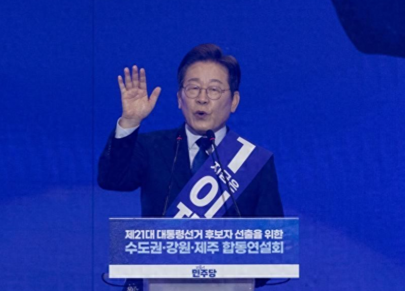 5月12日，韩国首尔高等法院突然宣布，把共同民主党总统候选人李在明的教唆伪证案二