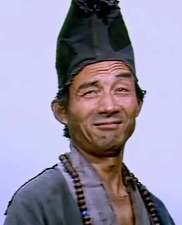 游本昌爷爷走了，但我总觉得他还“在”—因为他说过的那些话，总在某个时刻突然想起来。有一年金鹰奖颁奖，