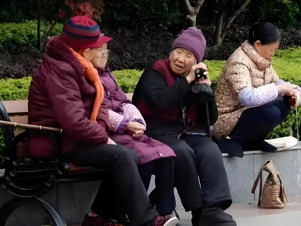 社保圈这波反转真是让人想不到！曾经那些挤破头都想缴的灵活就业职工社保，如今成了不