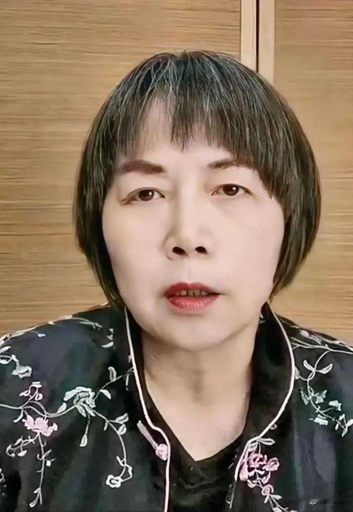 台湾媒体人黄智贤，近日在直播中说：“我人生的框架不是‘反独’、不是‘促统’；