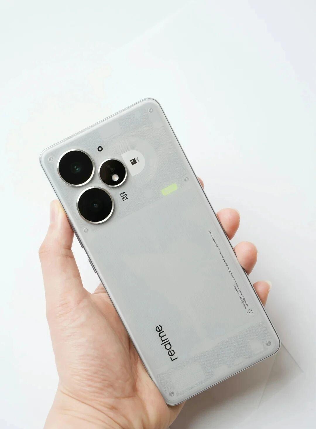 1699元封神！天玑9400E+7200mAh+144Hz直屏，真我Neo7Tu