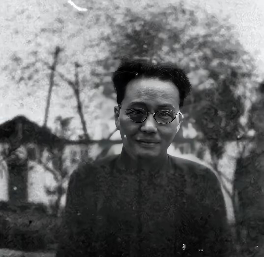 1975年，获得特赦重获自由的周养浩，领取了政府发放的足额路费，义无反顾踏上南下