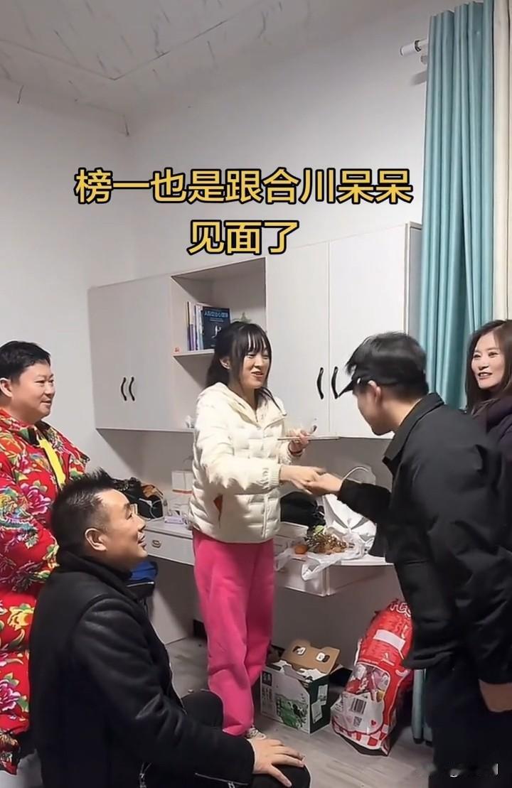 1月12日，合川呆呆家的刨猪宴走到最后一天，灶台边的烟火气还未散去，直播间里的榜