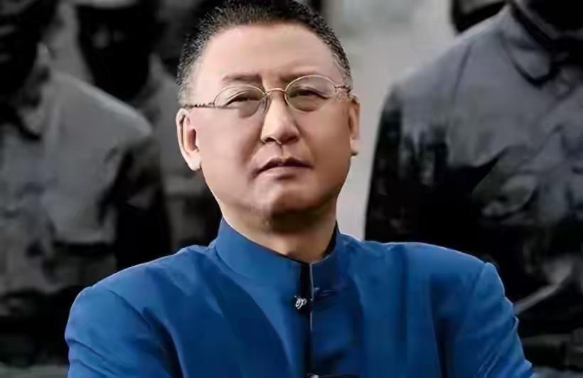 别人笑他太疯癫，他笑别人看不穿。这个“疯子”叫樊建川。当年组织找他谈话，准备提拔
