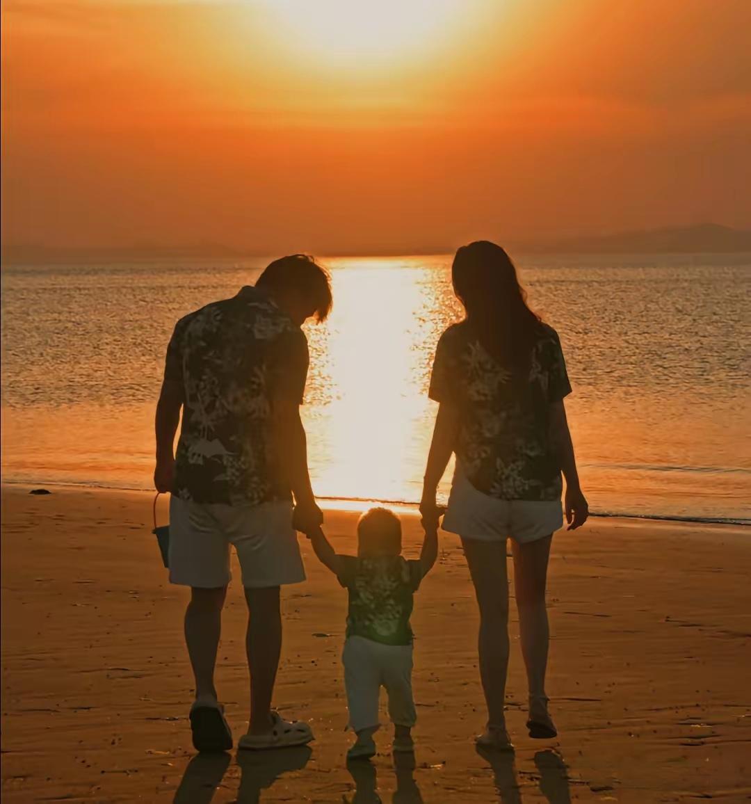 性学专家说：“一般半夜夫妻吵架的，大多部分都是为了夫妻生活不和谐，特别是年轻一