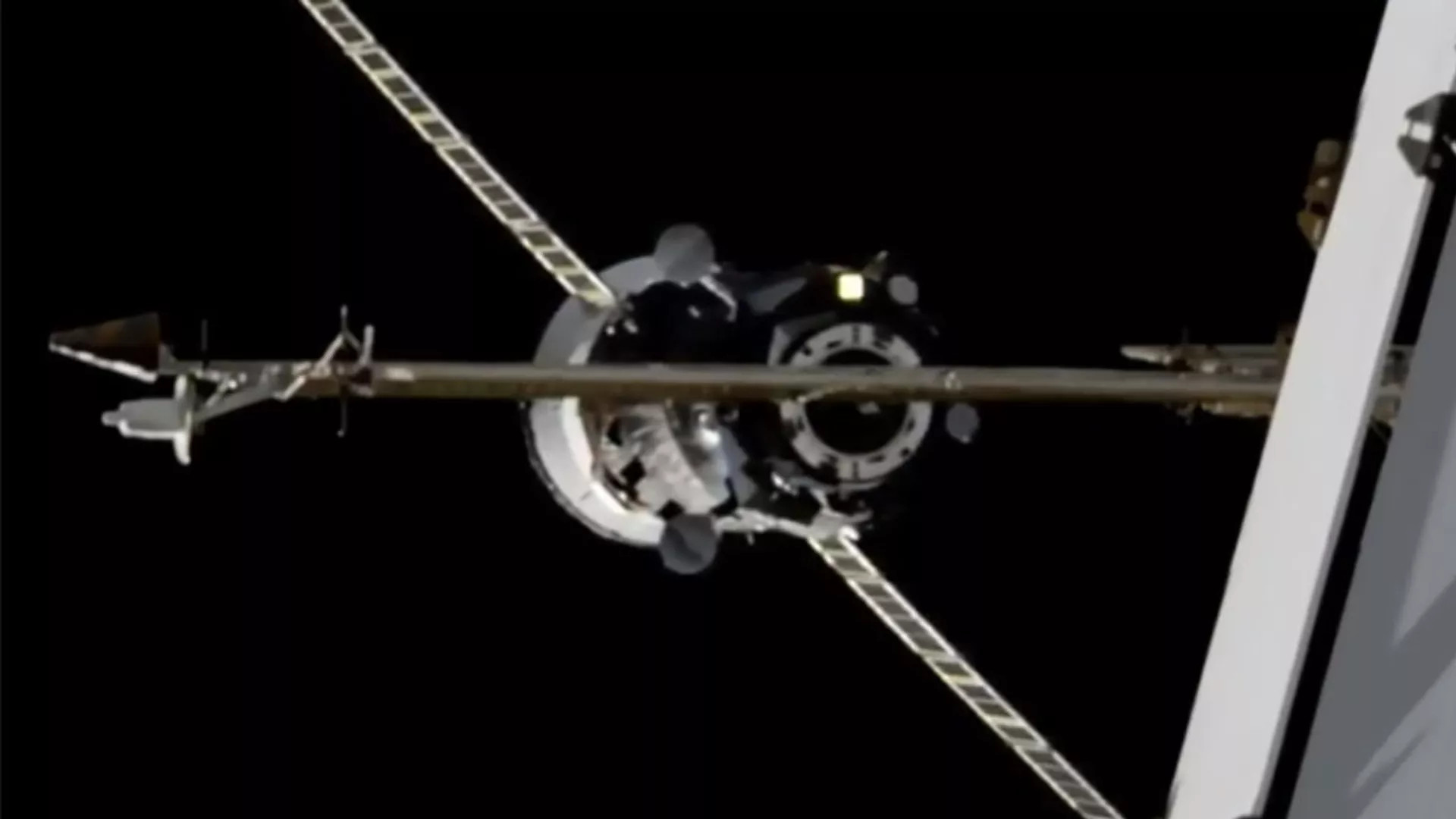 这次是航天航天员遥控！【进步MS-33货运飞船对接到国际空间站的方式是航天员遥