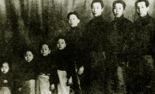 张作霖不愧是“东北”，生育能力真是惊人... 张作霖一辈子娶了6位夫人，5位