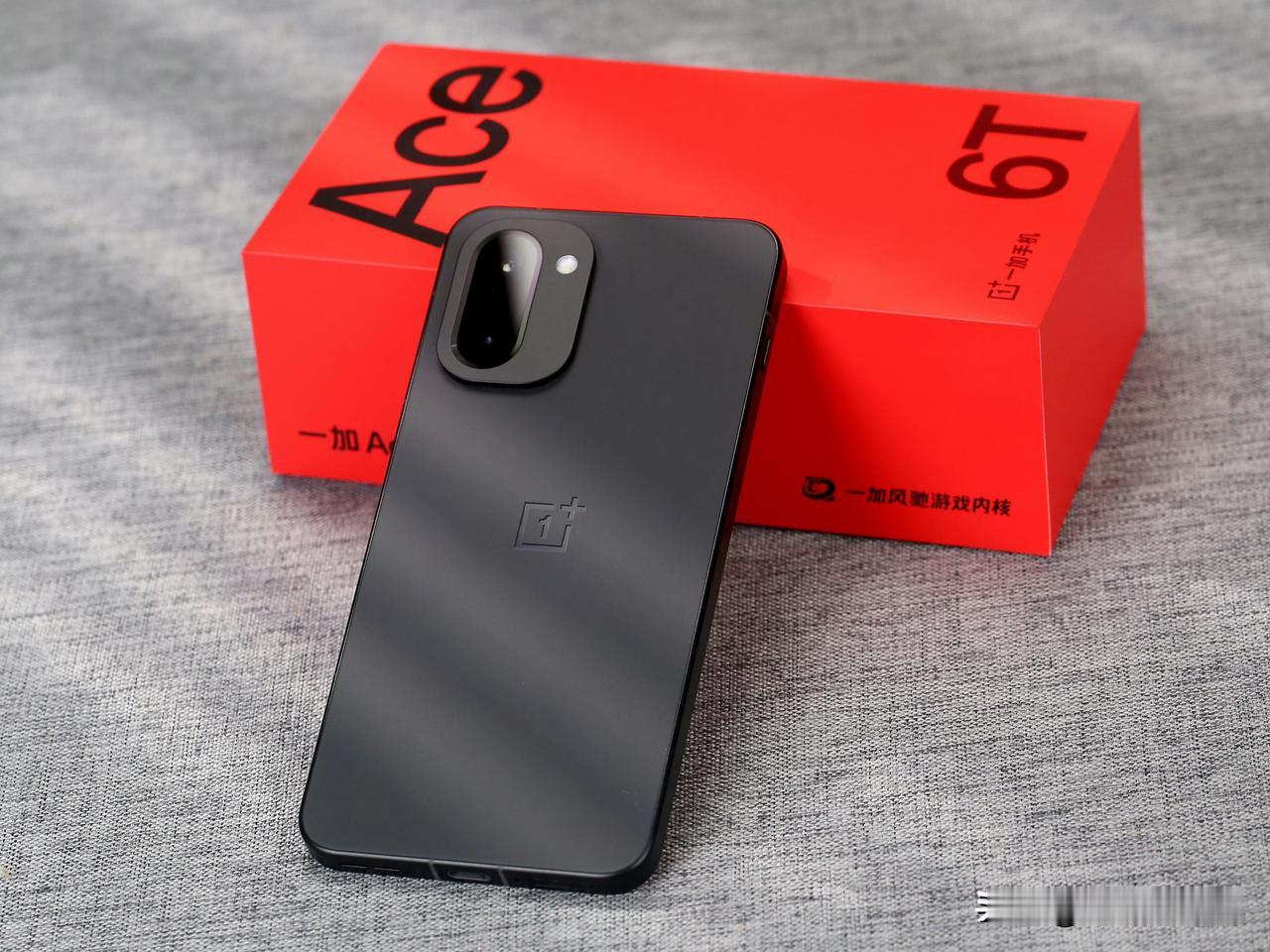 一加Ace6T首销打破同档位所有产品的全天销售纪录！近日，一加Ace6T正