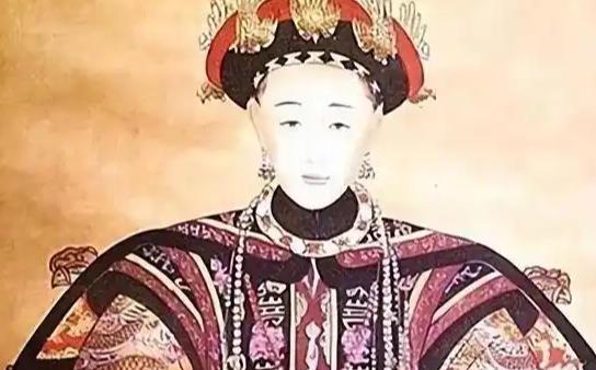 1875年，皇后阿鲁特氏被慈禧软禁，四天内没有吃水米，快要死的时候，她收到了父亲
