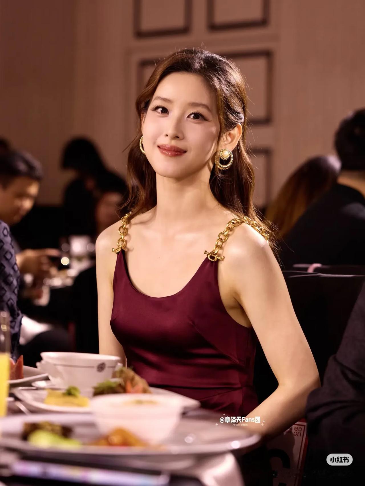 这个世界上我最搞不懂的人，就是章泽天了，明明自己已经是富豪太章泽天又火了