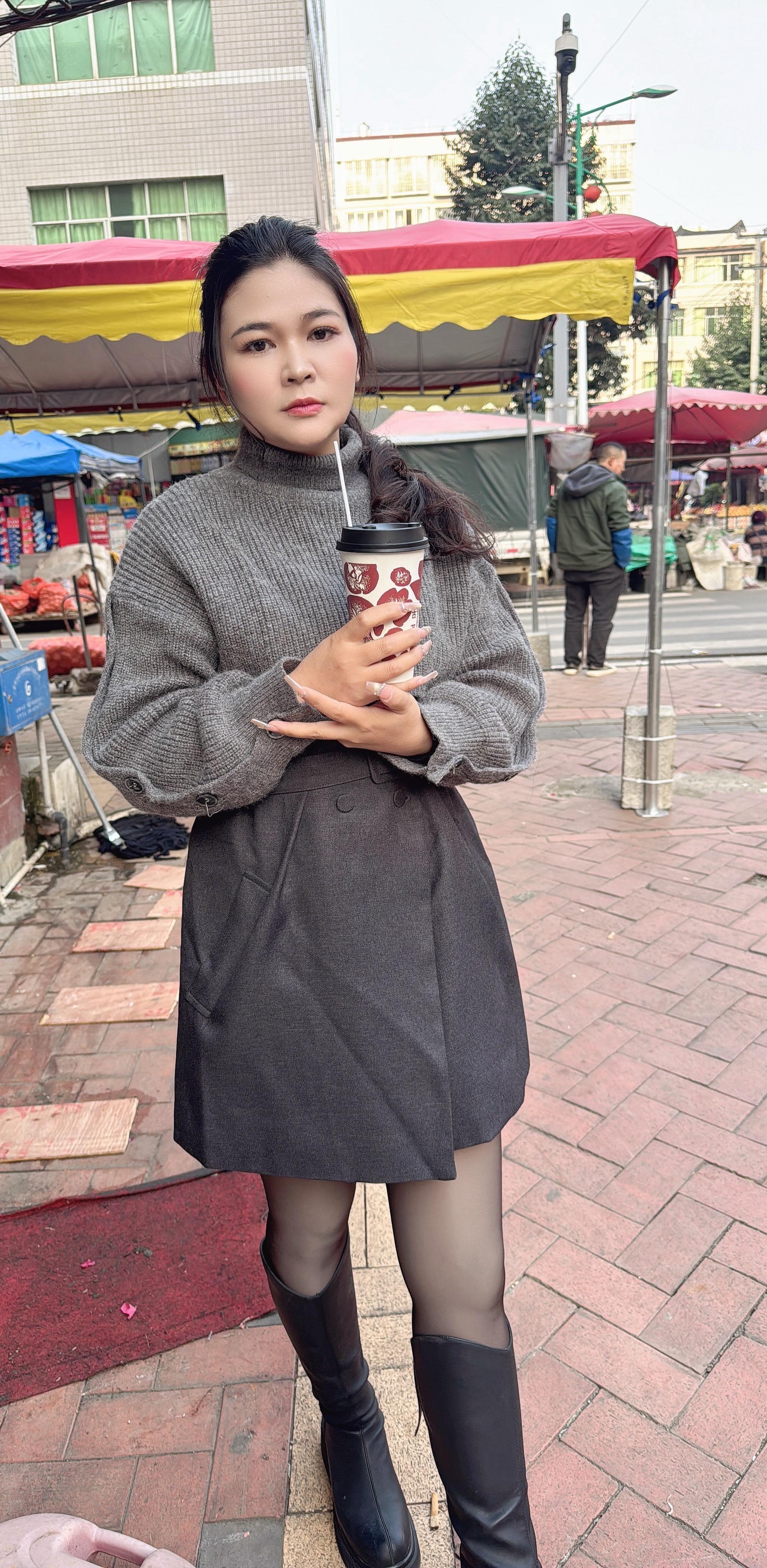 奶茶一杯快乐加倍