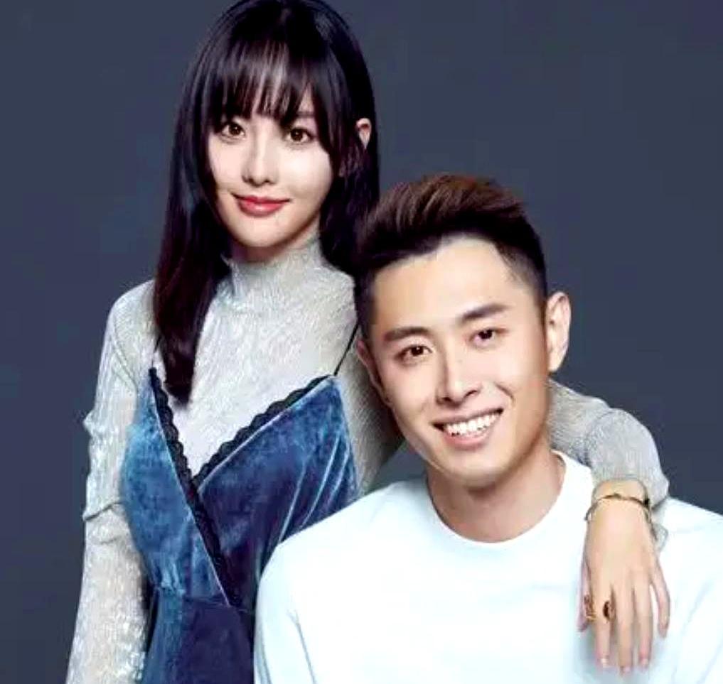 张嘉倪熬了8年生俩儿子都没拿到的豪门婚礼，邵晴挺着孕肚就轻松到手了。201