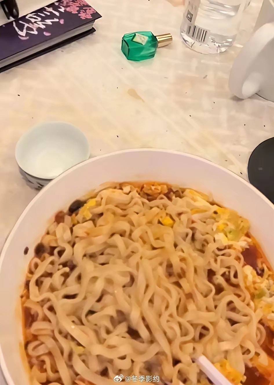 李立群我真怀疑！他发视频根本不是为了赚钱还债，而是他实在太孤独了。昨晚没开直播，