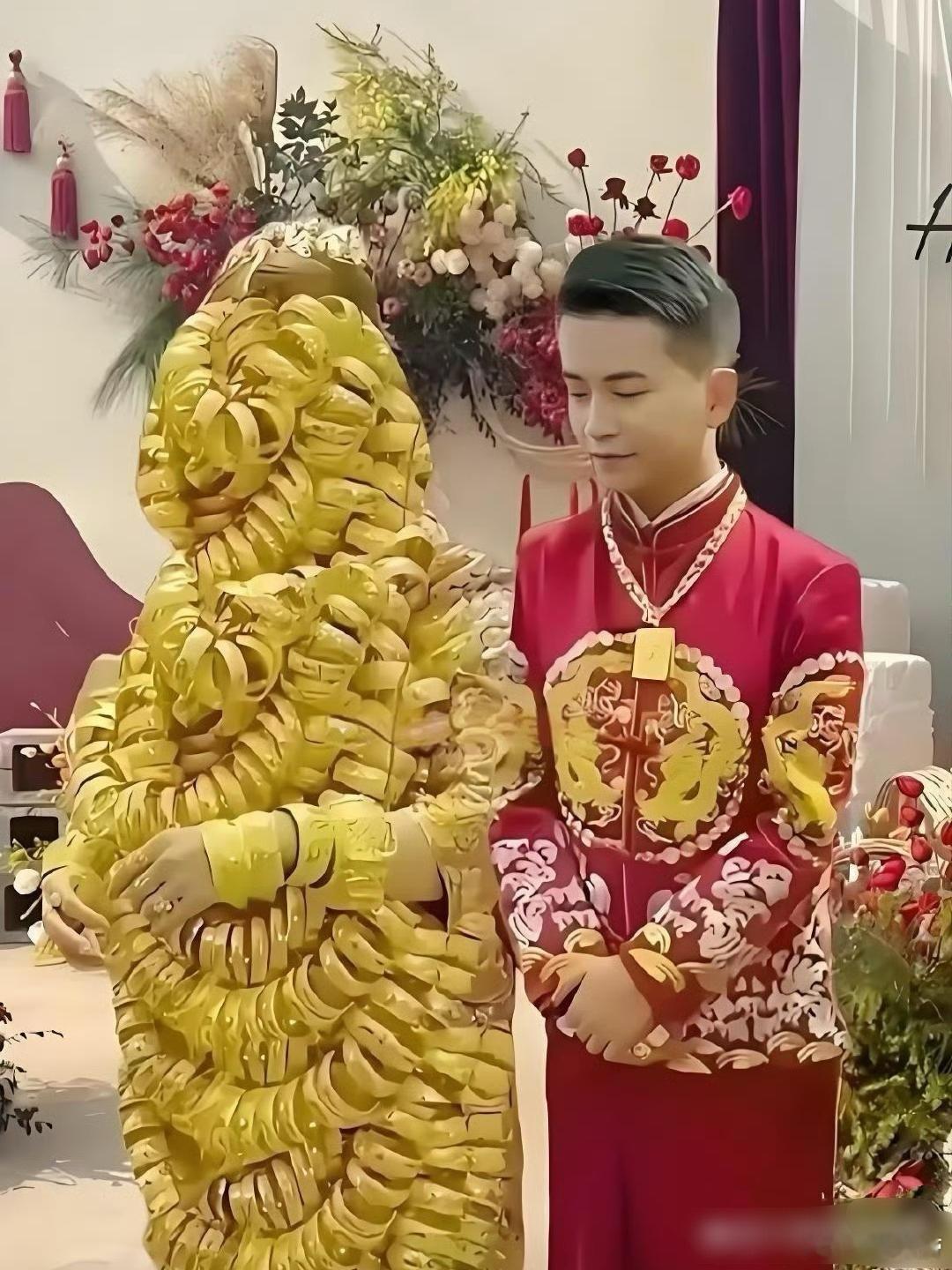 好一对璧人，新郎的喜悦都写脸上了