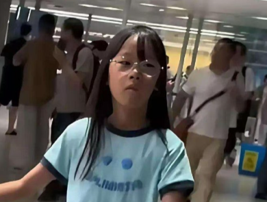 伊能静和秦昊的女儿小米粒，这是一点没遗传妈妈的好基因，妥妥的小秦昊​​​