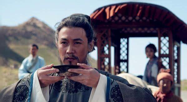 苏轼死后，高俅为了报答苏轼的知遇之恩，一直格外照顾苏轼的弟弟苏辙，每当苏辙有难时