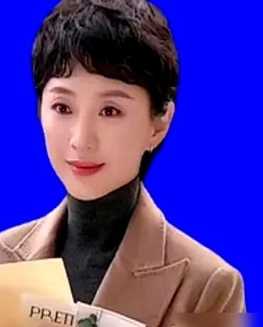 头七那天，张澍的杀青蛋糕照跳出来。“圆满”两个字，甜得扎眼。社交媒体瞬间冻结