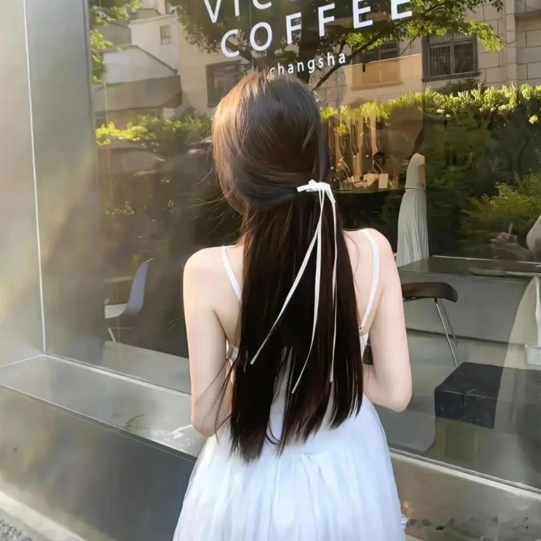 一个成功的男人是不需要在女人身上寻找尊严只有没出息的男人，才会在外面受了