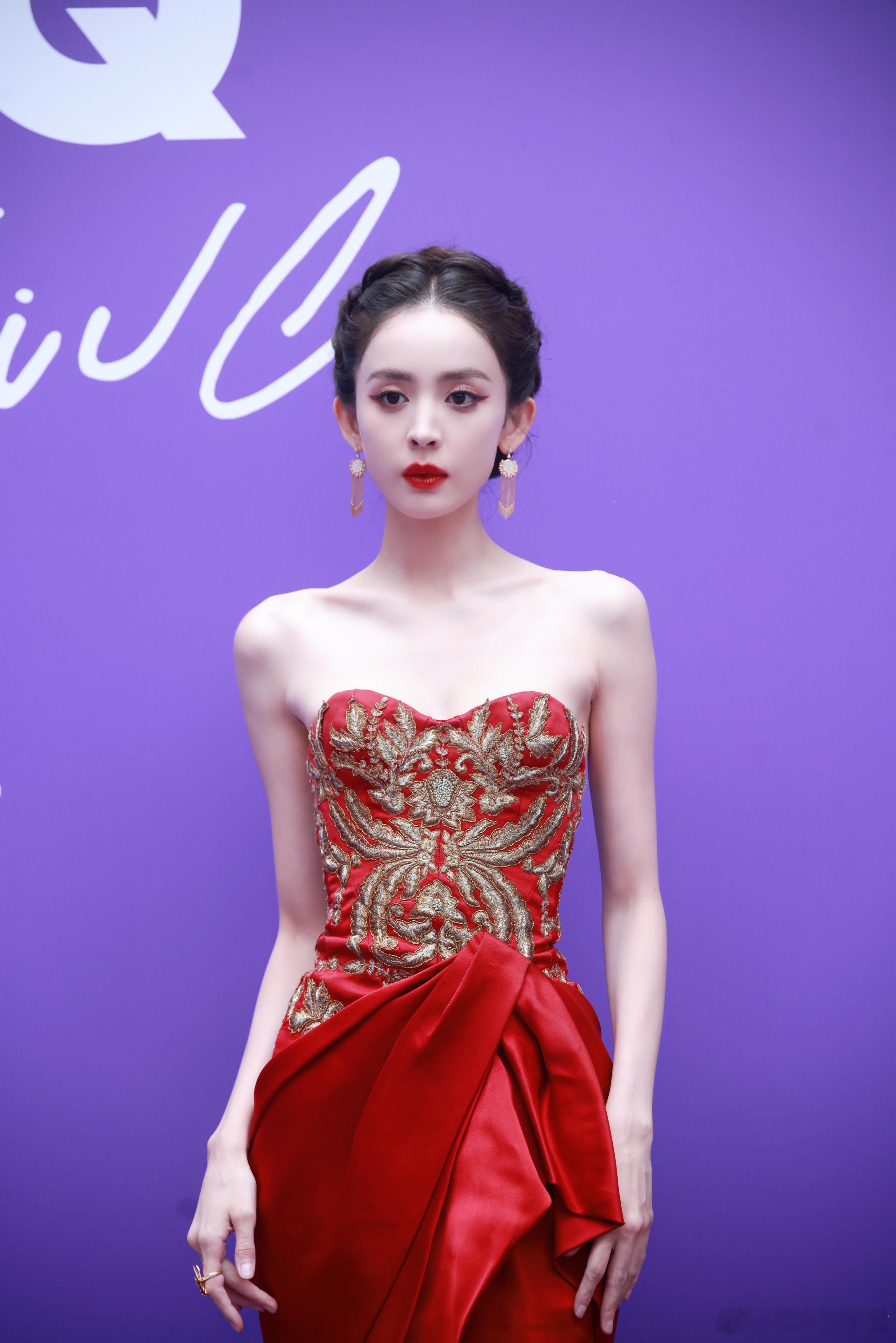 娜扎古力娜扎QG盛典活动娜扎红毯娜扎礼服娜扎玉茗茶骨娜扎赴山海​
