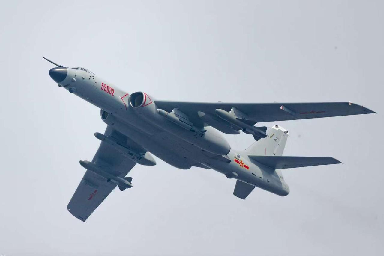 九三阅兵的空中梯队将有多种国产先进飞机亮相，其中包括中国空军的轰6N轰炸机。在性