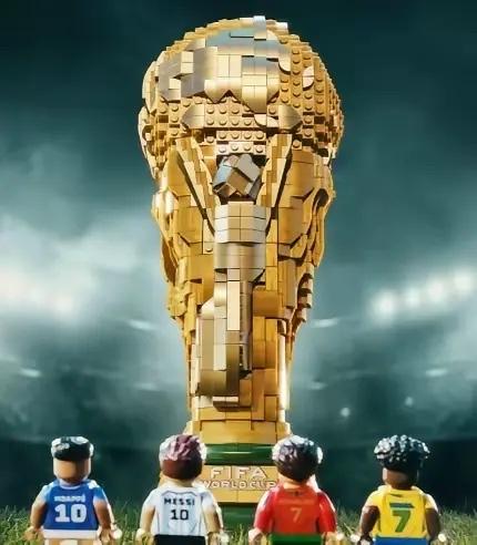 为什么中国足球始终冲不进世界杯？法国人一句话就把真相说透了。咱国足球员拿着几