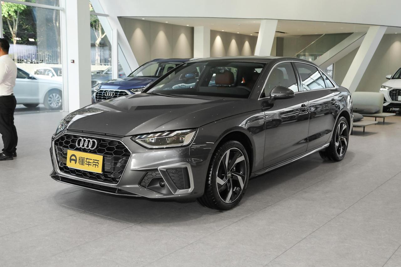 22年上牌的奥迪A4L40TFSI时尚致雅型，现在二手居然敢标价16万多，这