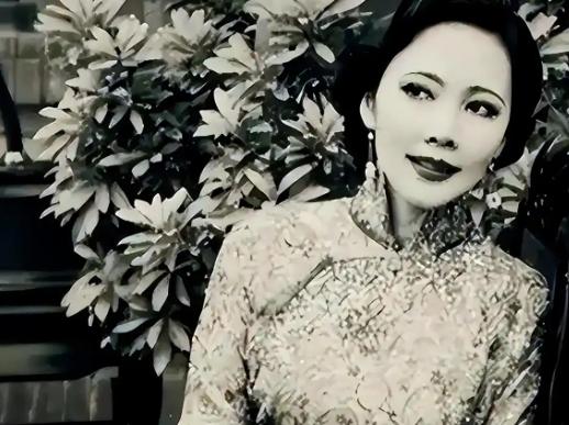 1949年，上海有位33岁的少奶奶，手里攥着几根保命的金条，怕被人发现惹出大祸，