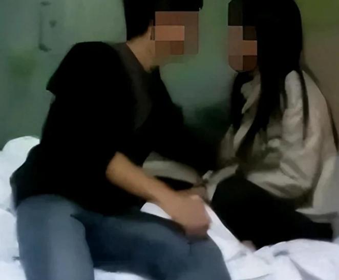 太狗血了！合肥一女子，上午跟男同事开完房，下午便去高铁站接老公！网友直呼：上午的