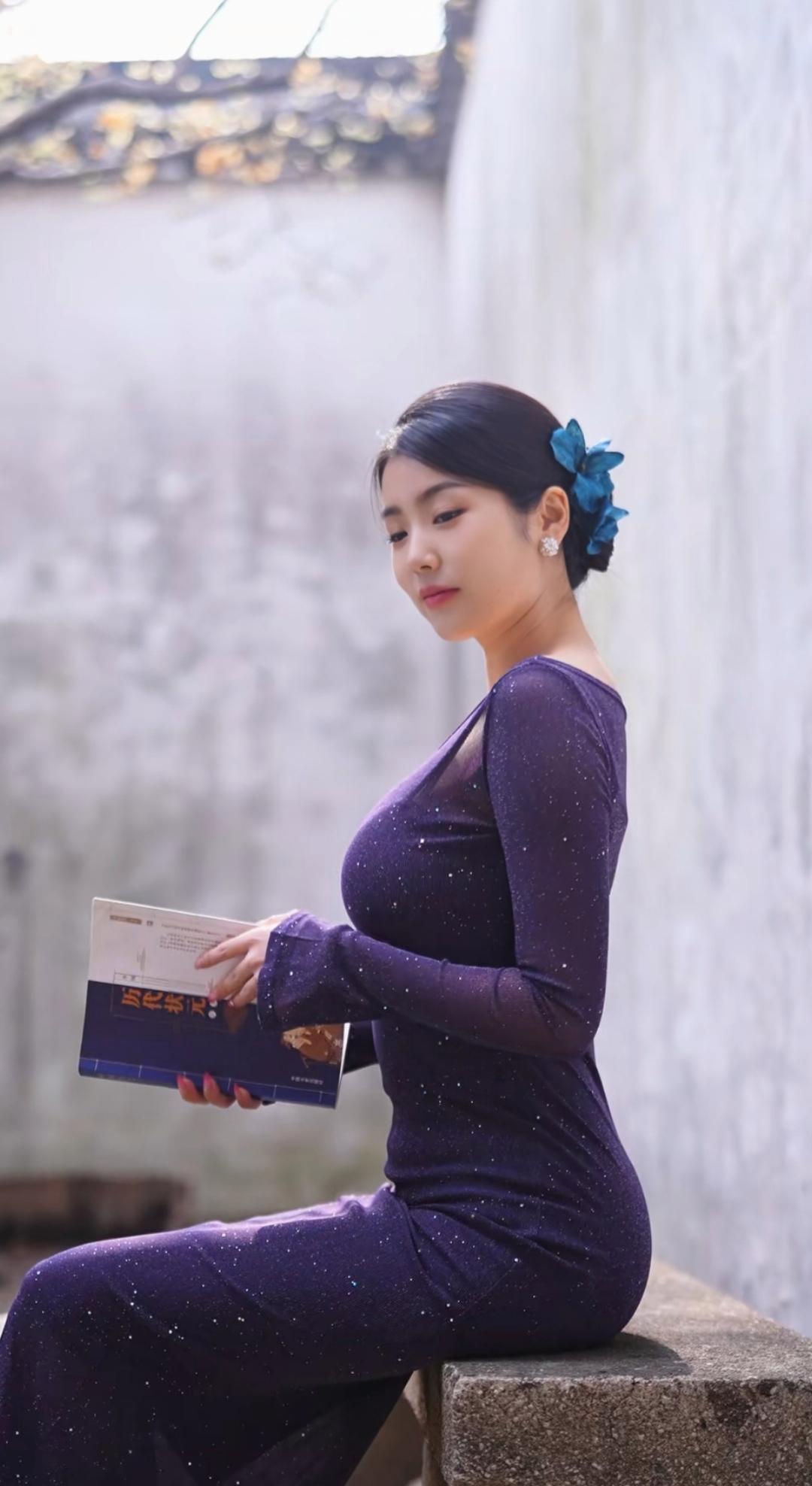 咏梅腊冬最严寒，梅花傲雪中！