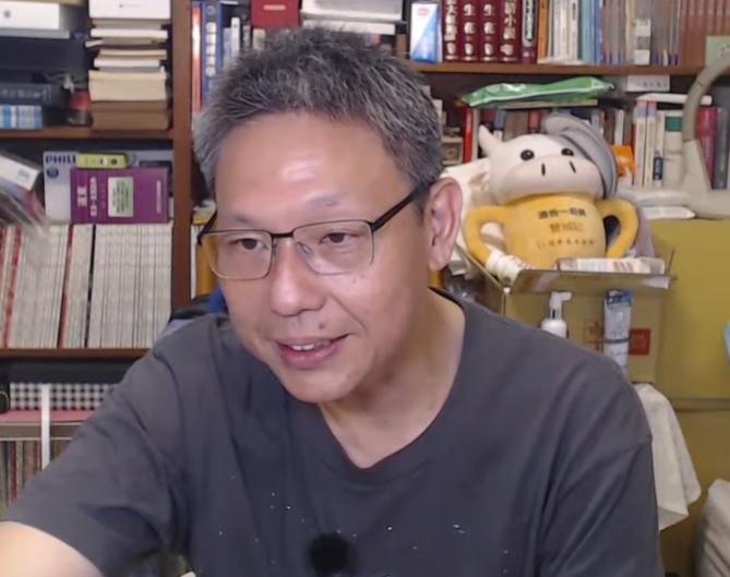 刚刚听岛内观察员谢寒冰聊同为湖南人的李贞秀，他坦言他也看不懂，搞不清楚李贞秀到底