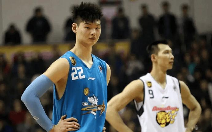 解说: 这是王哲林职业生涯的第14个赛季, 恭喜王哲林!