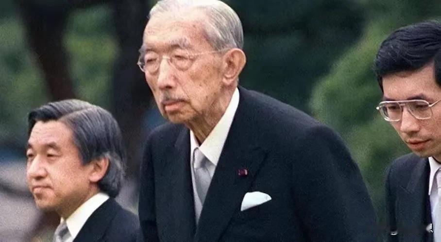 这个糟老头长得一副尖嘴猴腮猥琐的样子，就是杀害中国几千万人的元凶，真正的刽子手就
