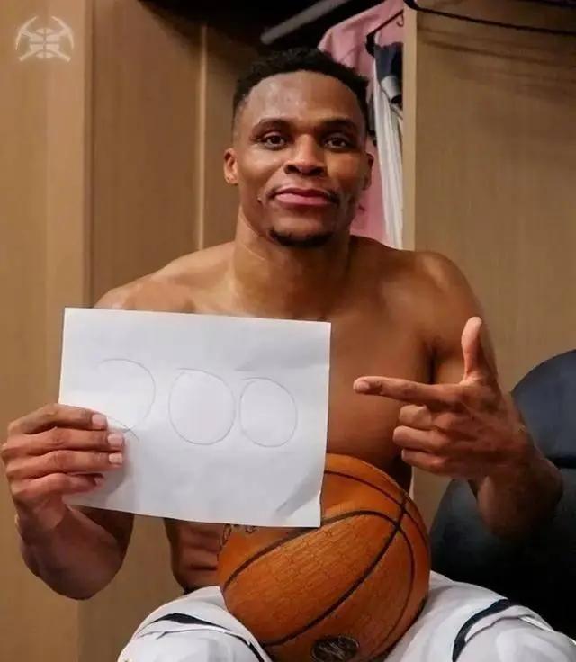 NBA历史最新“三双榜”：1、威少——207场2、大O——181场3、约基