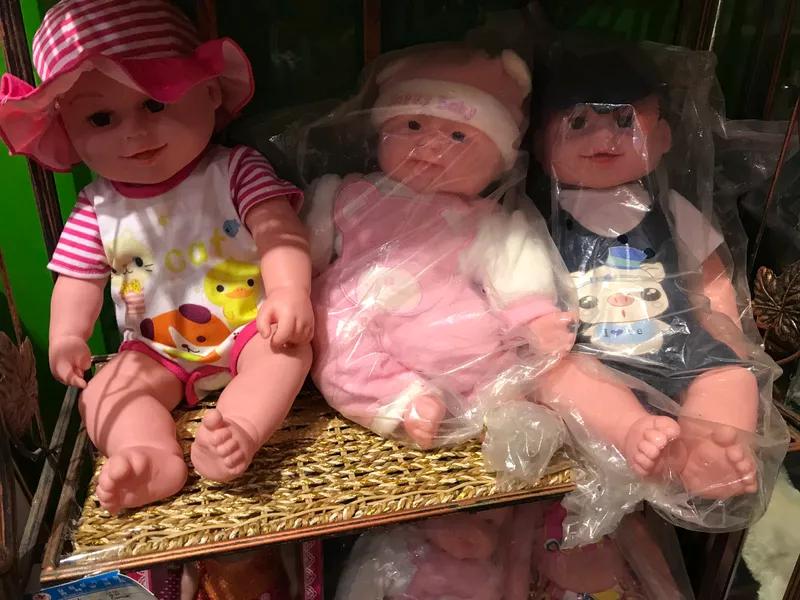 三亚市如今成了很多俄罗斯游客中国行的起点，以前欧美人每年有一次在三亚享受度假，现