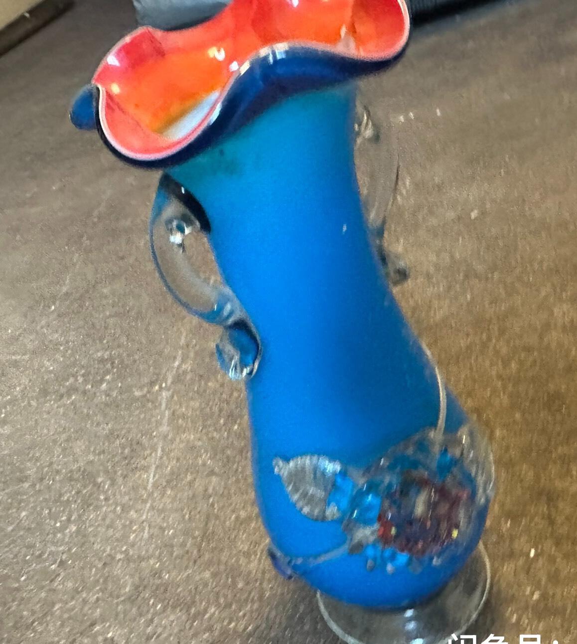 我有传家宝：今天去弟弟家做客，闲聊中，我问小弟，我记得咱们小的时候，母亲在柜子里