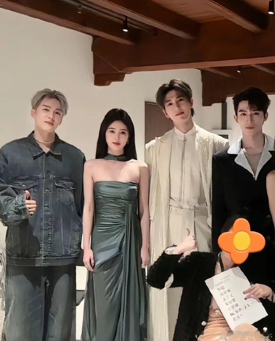 白鹿主演的《唐宫奇案》仅播出四天热度就破万了，这又一次验证了她的抗剧能力。目前为